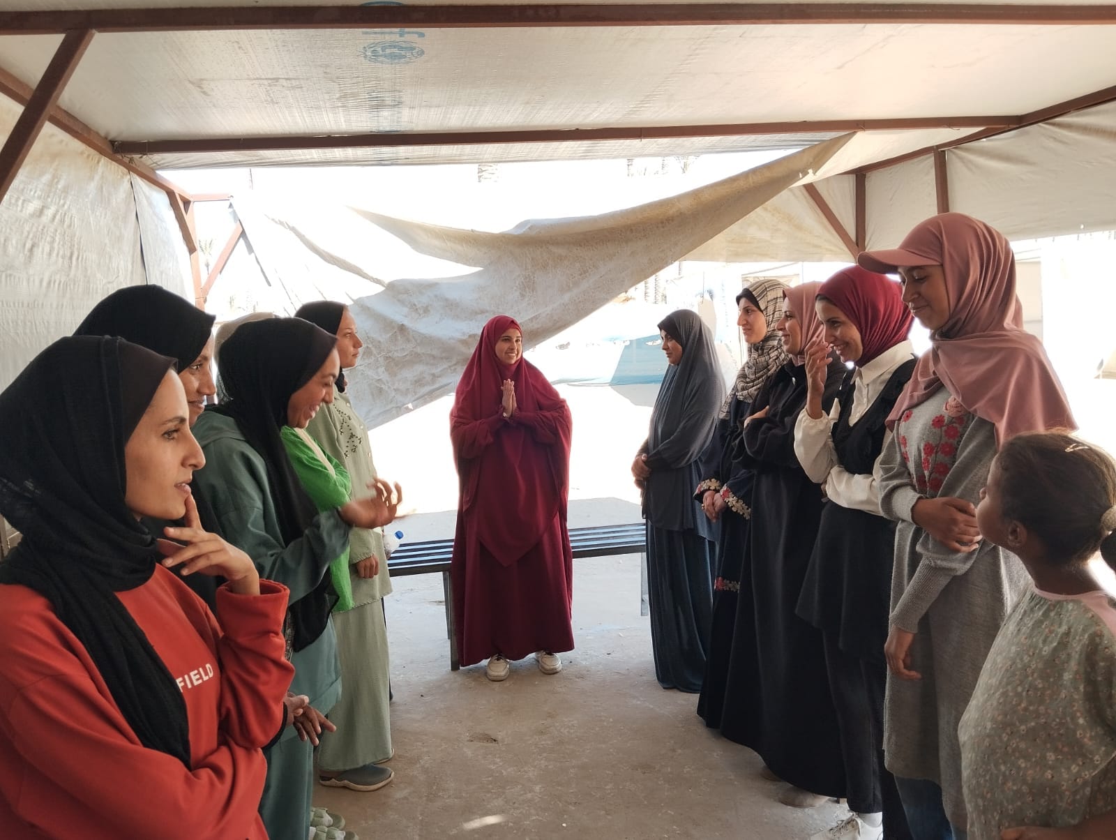 اختتام سلسلة ورش العمل التوعوية لتعزيز أهمية مشاركة النساء النازحات في قيادة مراكز الايواء