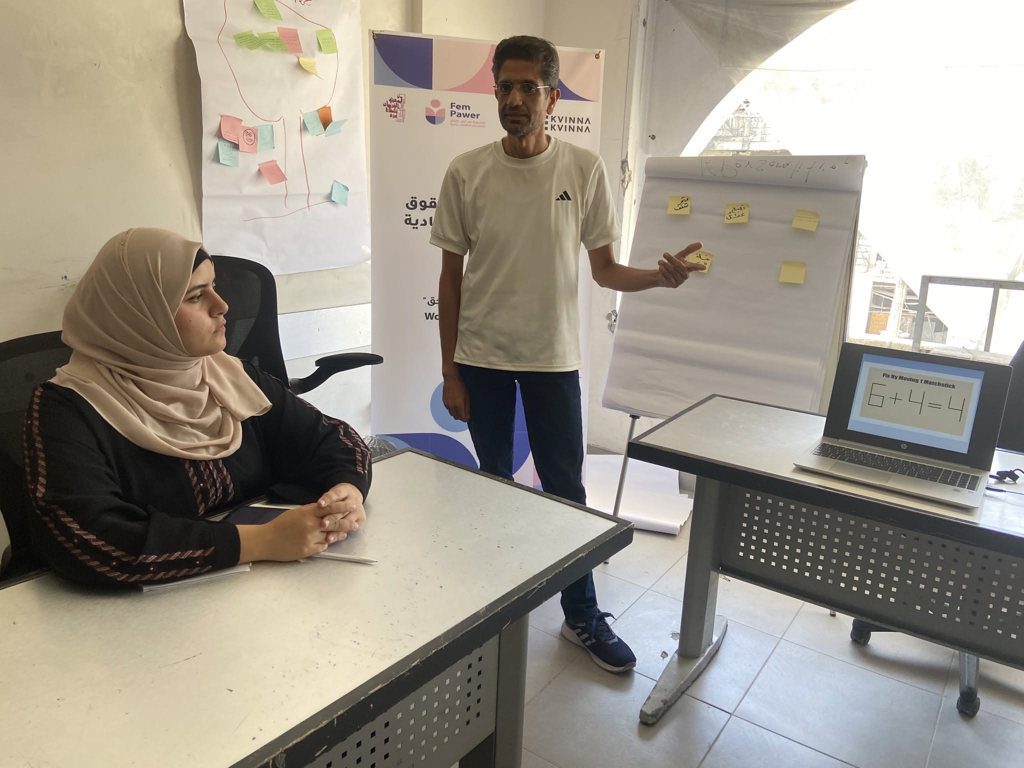 اختتام برنامجًا رياديًا لتمكين الشابات في غزة: "من التأثر بالأزمة إلى صُنع الفرصة"